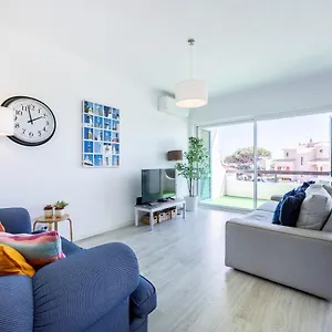 Julio Pomar, Swimming Pool Apartamento Sagres
